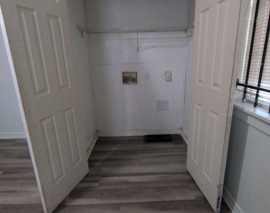 1237 W 19th Street - Photo Thumbnail 11