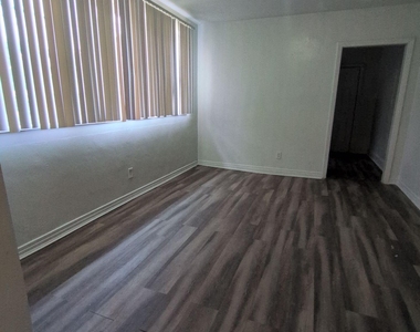1237 W 19th Street - Photo Thumbnail 5