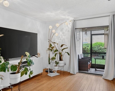 8880 Old Kings Road - Photo Thumbnail 9