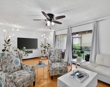 8880 Old Kings Road - Photo Thumbnail 8