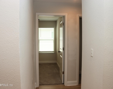 13184 Holsinger Boulevard - Photo Thumbnail 21