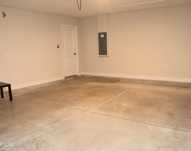 13184 Holsinger Boulevard - Photo Thumbnail 41
