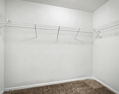 328 Gillespie Gardens Drive - Photo Thumbnail 16