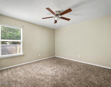 328 Gillespie Gardens Drive - Photo Thumbnail 17