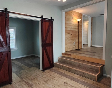 126 Phoenetia Drive - Photo Thumbnail 6