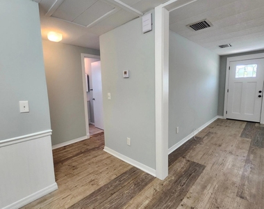 126 Phoenetia Drive - Photo Thumbnail 8