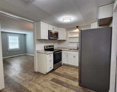 126 Phoenetia Drive - Photo Thumbnail 3