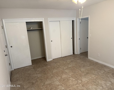 1205 Lasalle Street - Photo Thumbnail 6