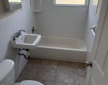 1205 Lasalle Street - Photo Thumbnail 7