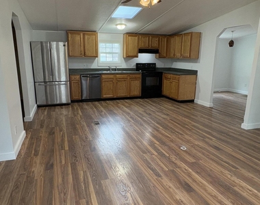 2224 Indigo Avenue - Photo Thumbnail 2