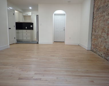 250 Carlton Avenue - Photo Thumbnail 2