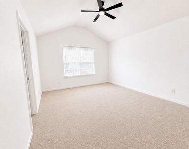 6944 Rogers Point - Photo Thumbnail 11