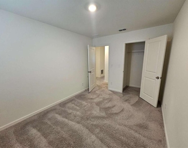 2662 Toucan Way - Photo Thumbnail 17