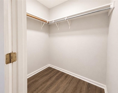 4798 Kings Crossing Drive Ne - Photo Thumbnail 11