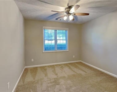 3564 Saddlebrook Drive - Photo Thumbnail 13