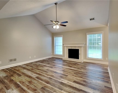 3564 Saddlebrook Drive - Photo Thumbnail 3