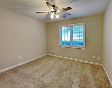 3564 Saddlebrook Drive - Photo Thumbnail 10