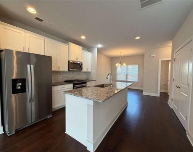 3782 Oxford Circle - Photo Thumbnail 7