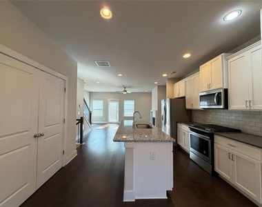 3782 Oxford Circle - Photo Thumbnail 6