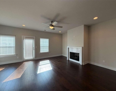 3782 Oxford Circle - Photo Thumbnail 9