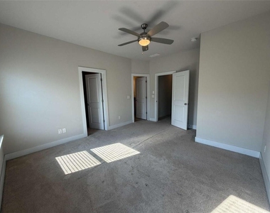 3782 Oxford Circle - Photo Thumbnail 19