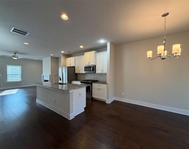 3782 Oxford Circle - Photo Thumbnail 4