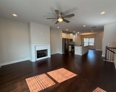 3782 Oxford Circle - Photo Thumbnail 10