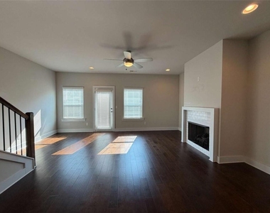 3782 Oxford Circle - Photo Thumbnail 12