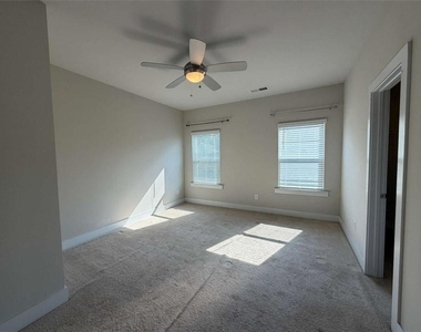 3782 Oxford Circle - Photo Thumbnail 18