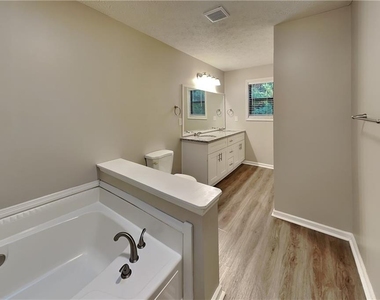 4841 Chapelle Court - Photo Thumbnail 6