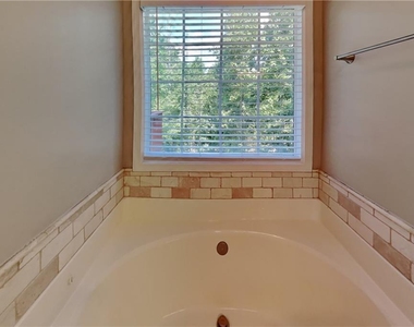 241 Kipling Drive - Photo Thumbnail 8