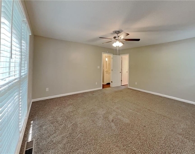 241 Kipling Drive - Photo Thumbnail 5