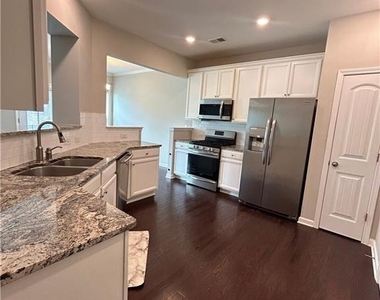 7090 Post Park Way - Photo Thumbnail 9