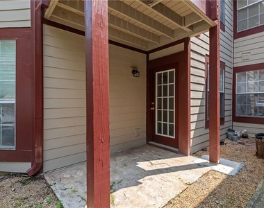 1004 Sandy Lane Drive - Photo Thumbnail 18