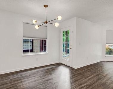 1004 Sandy Lane Drive - Photo Thumbnail 6