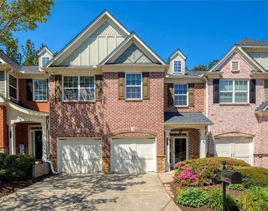 1404 Lexington Dr - Photo Thumbnail 2