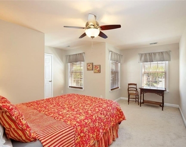 1404 Lexington Dr - Photo Thumbnail 18