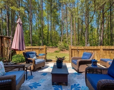1404 Lexington Dr - Photo Thumbnail 24