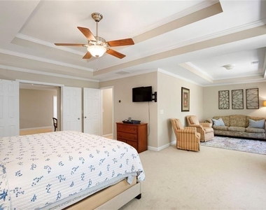1404 Lexington Dr - Photo Thumbnail 17
