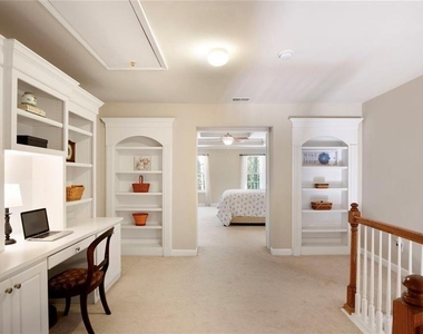 1404 Lexington Dr - Photo Thumbnail 15