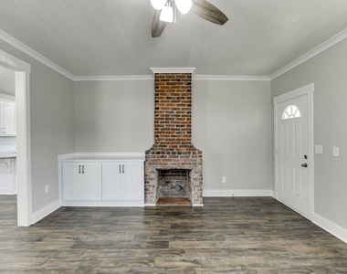 4615 S Lee Street - Photo Thumbnail 9