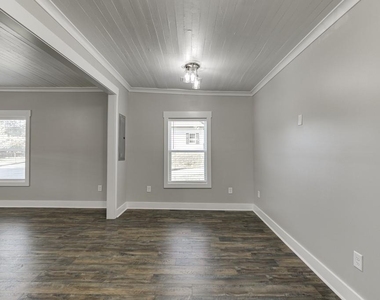 4615 S Lee Street - Photo Thumbnail 13