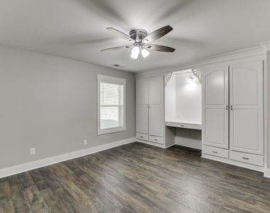 4615 S Lee Street - Photo Thumbnail 31