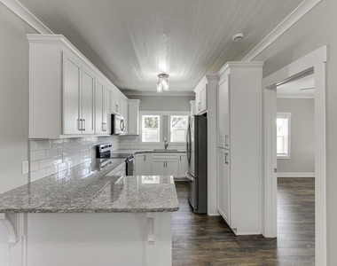 4615 S Lee Street - Photo Thumbnail 14