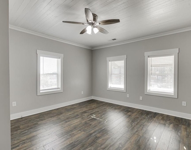 4615 S Lee Street - Photo Thumbnail 20