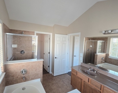 3401 Kentshire Circle - Photo Thumbnail 11