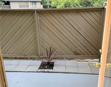 917 Dunbar Drive - Photo Thumbnail 6