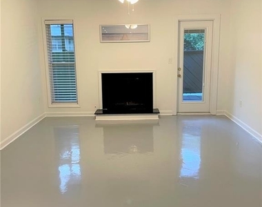 917 Dunbar Drive - Photo Thumbnail 2