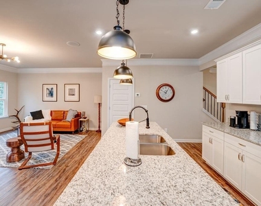 101 Waterside Trail - Photo Thumbnail 22