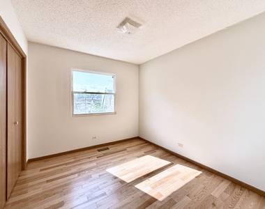 222 W 26th Street - Photo Thumbnail 9